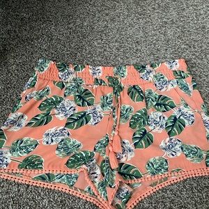 XL leaf pattern pink shorts